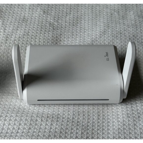 GL-SFT1200 (Opal) Secure Travel WiFi Router, AC1200 Dual Band Gigabit Etherne... - Picture 3 of 12